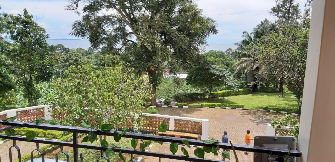 Hotel Okra House Entebbe Exterior foto